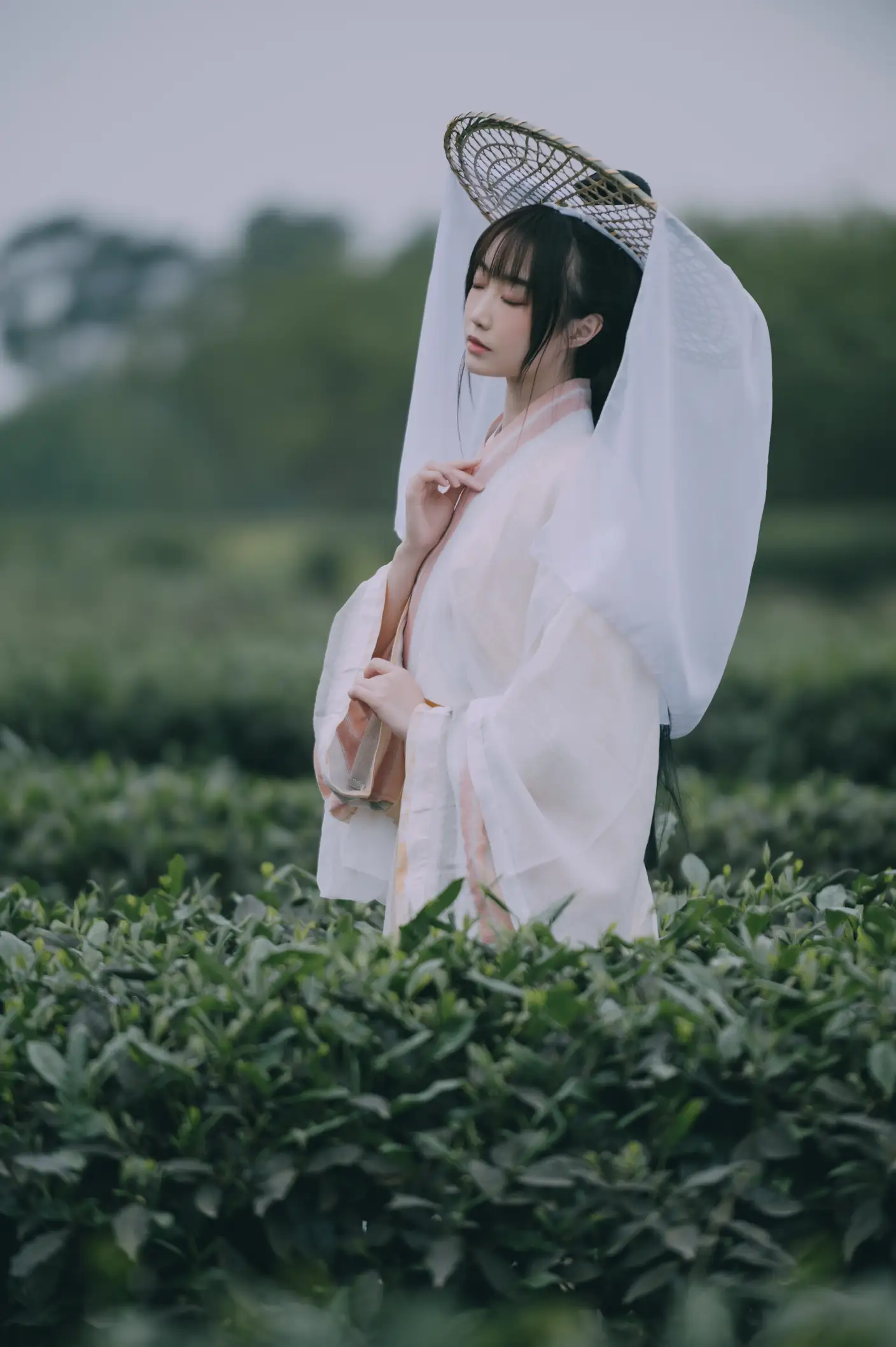 [YITUYU] 2022.05.12 Vol.855 – Tea picking under the east fence Eat for free#[20P]-7