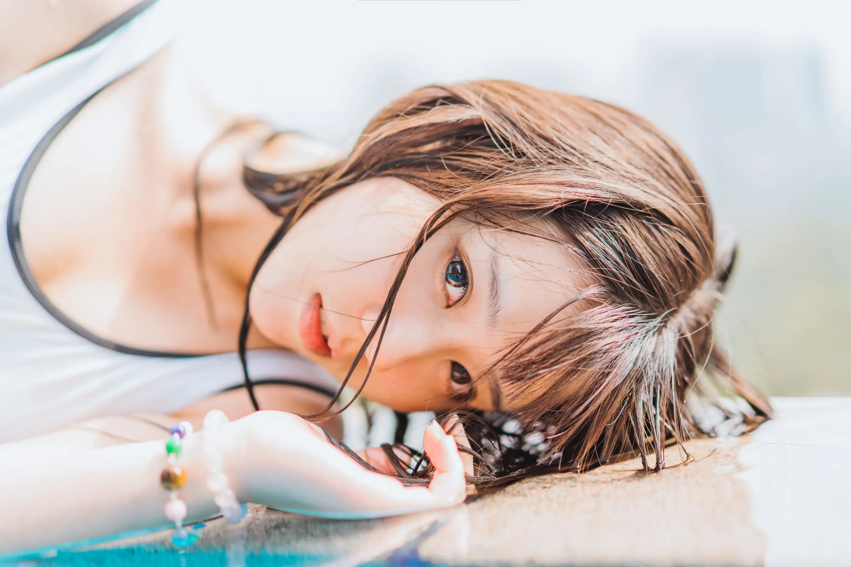 [YITUYU] 2022.08.29 Vol.1817 – Pure White Swimming Pool Mirror sauce_#[26P]-15